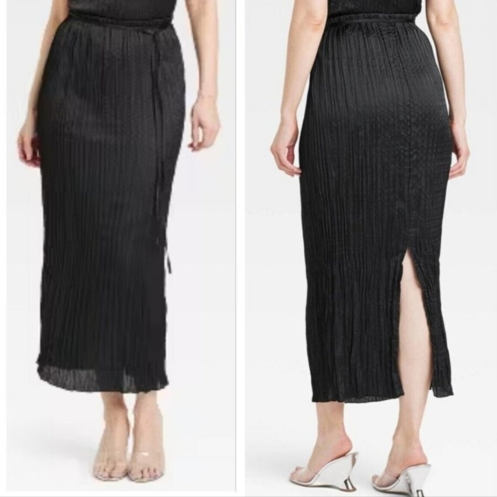 Women's Black Pleated Pencil Skirt with Back Slit